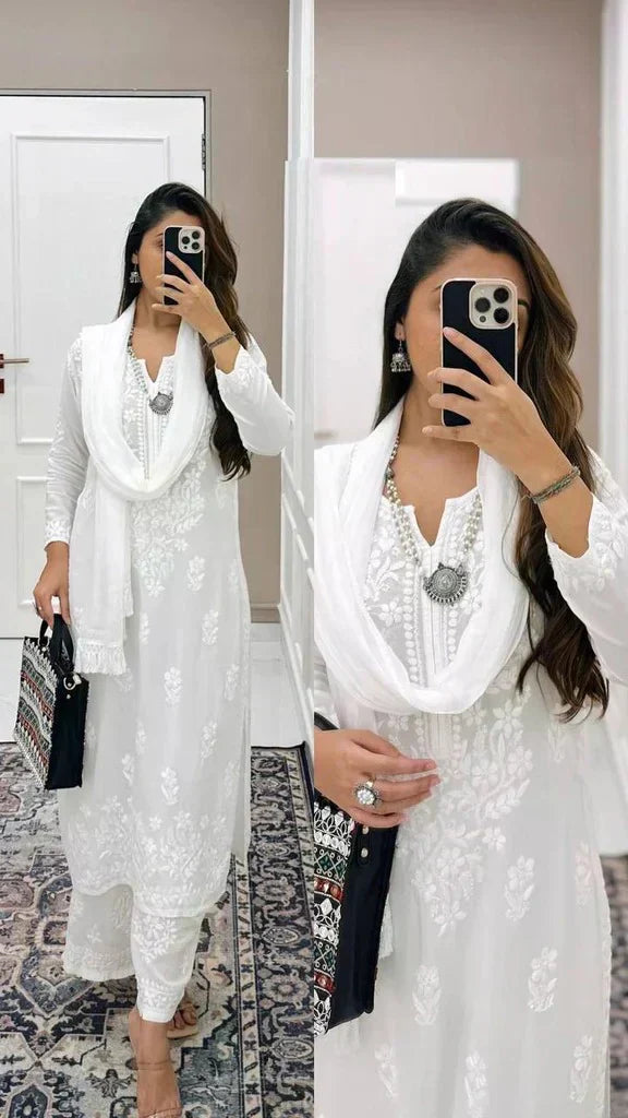 CHIKANKARI EXCLUSIVE KURTI_PENT PAIR DESIGN(WHITE)